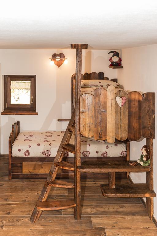 ホテル Le Petit Coeur Fontainemore エクステリア 写真